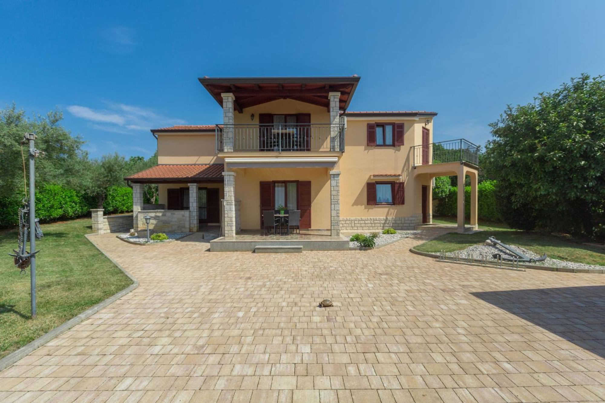 Strandnahe Marea Mit Pool Und Garten Apartment